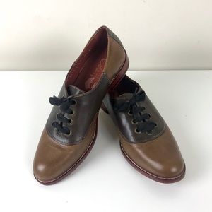 Cole Haan Women’s Brown Leather Oxford Shoe - 6